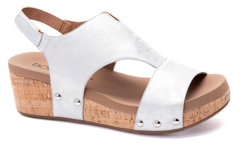 Refreshing White Metallic Wedges