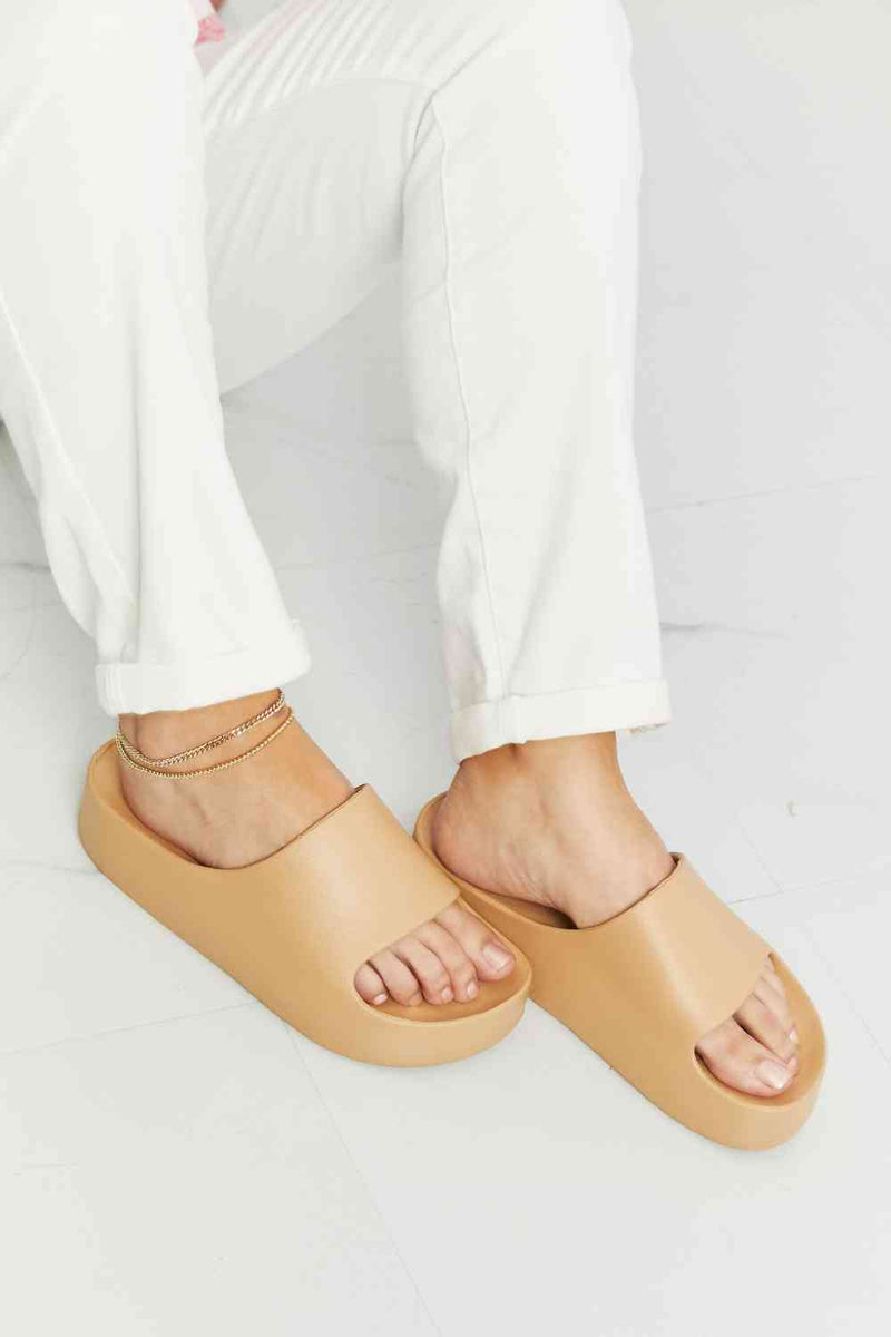 Going Natural Platform Slide Sandals