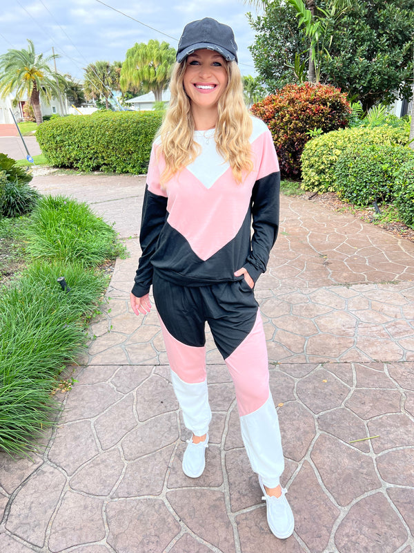 Chic Chevron Color Block Sweatshirt & Joggers Set